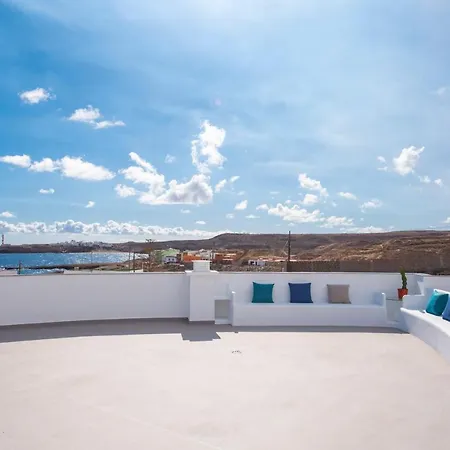 Modern Design House With Roof Terrace בית נופש